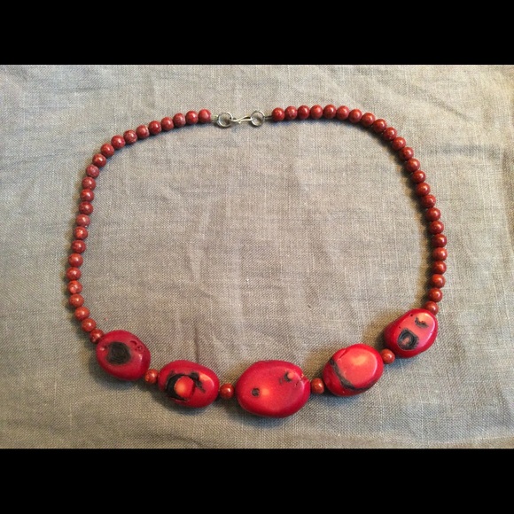 Coral necklace and earrings - Picture 2 of 6